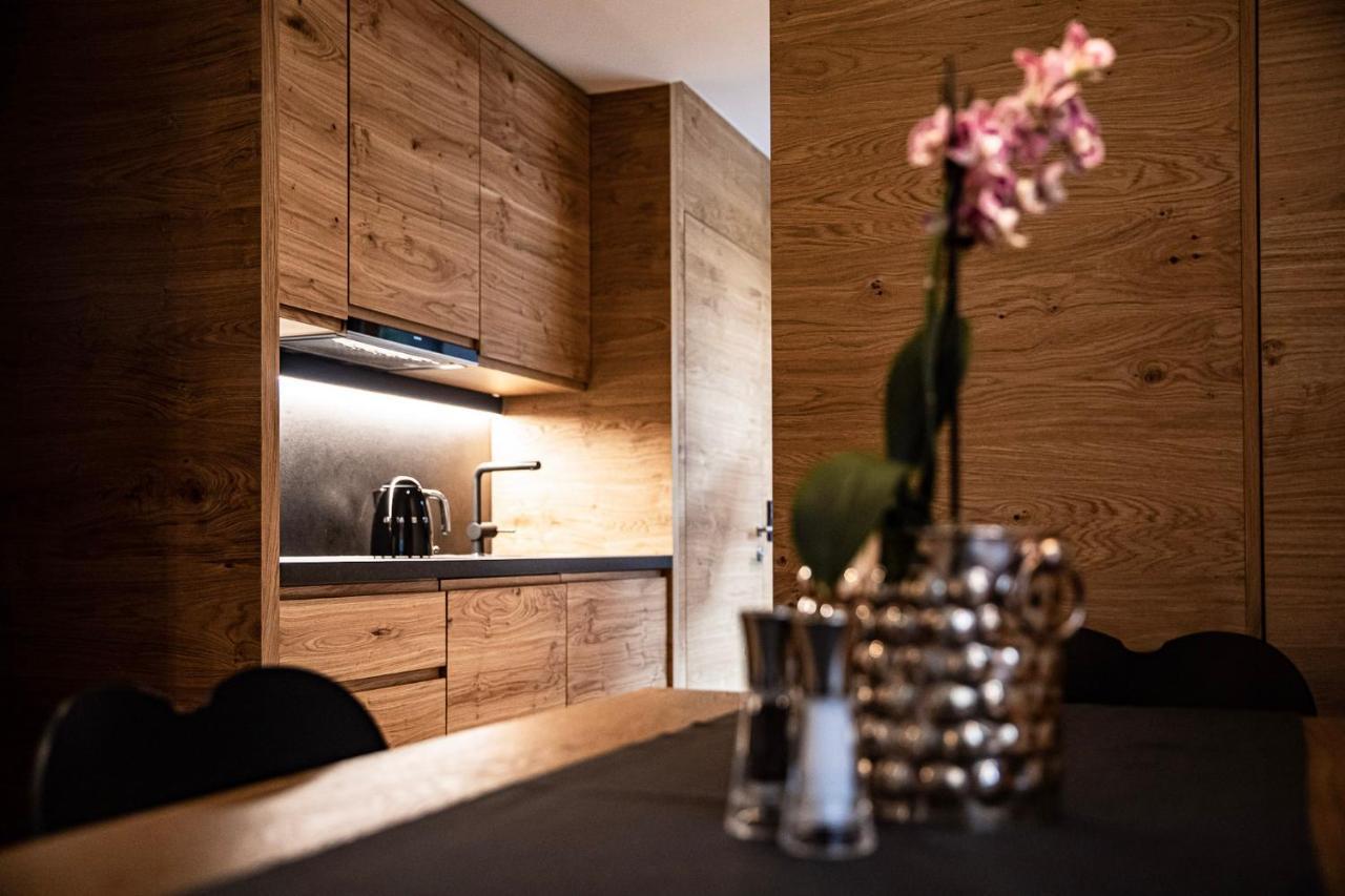 Hotel & Appartements Alpenresidenz Viktoria Нойщифт им Щубайтал Екстериор снимка