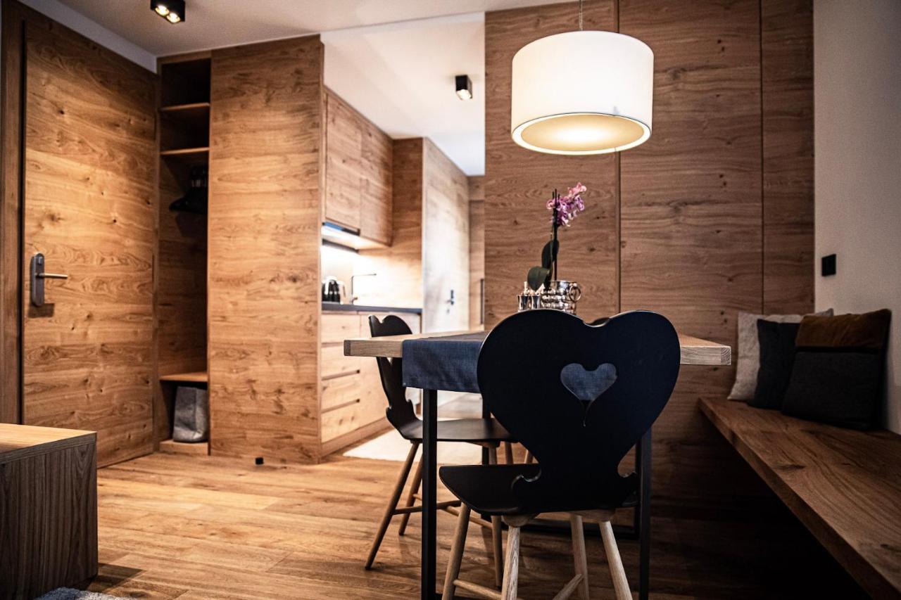 Hotel & Appartements Alpenresidenz Viktoria Нойщифт им Щубайтал Екстериор снимка
