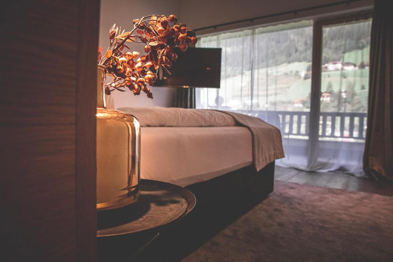 Hotel & Appartements Alpenresidenz Viktoria Нойщифт им Щубайтал Екстериор снимка