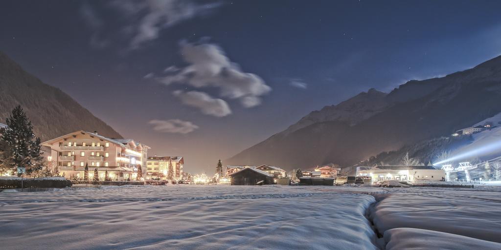 Hotel & Appartements Alpenresidenz Viktoria Нойщифт им Щубайтал Екстериор снимка