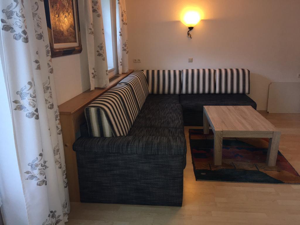 Hotel & Appartements Alpenresidenz Viktoria Нойщифт им Щубайтал Екстериор снимка