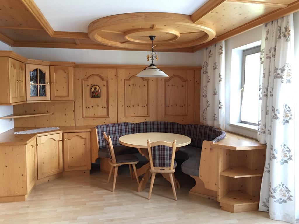 Hotel & Appartements Alpenresidenz Viktoria Нойщифт им Щубайтал Екстериор снимка