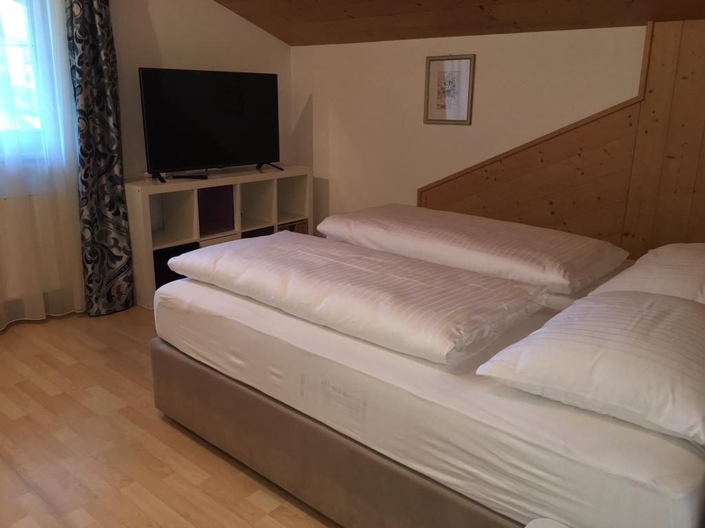 Hotel & Appartements Alpenresidenz Viktoria Нойщифт им Щубайтал Екстериор снимка