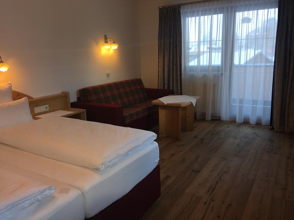 Hotel & Appartements Alpenresidenz Viktoria Нойщифт им Щубайтал Екстериор снимка