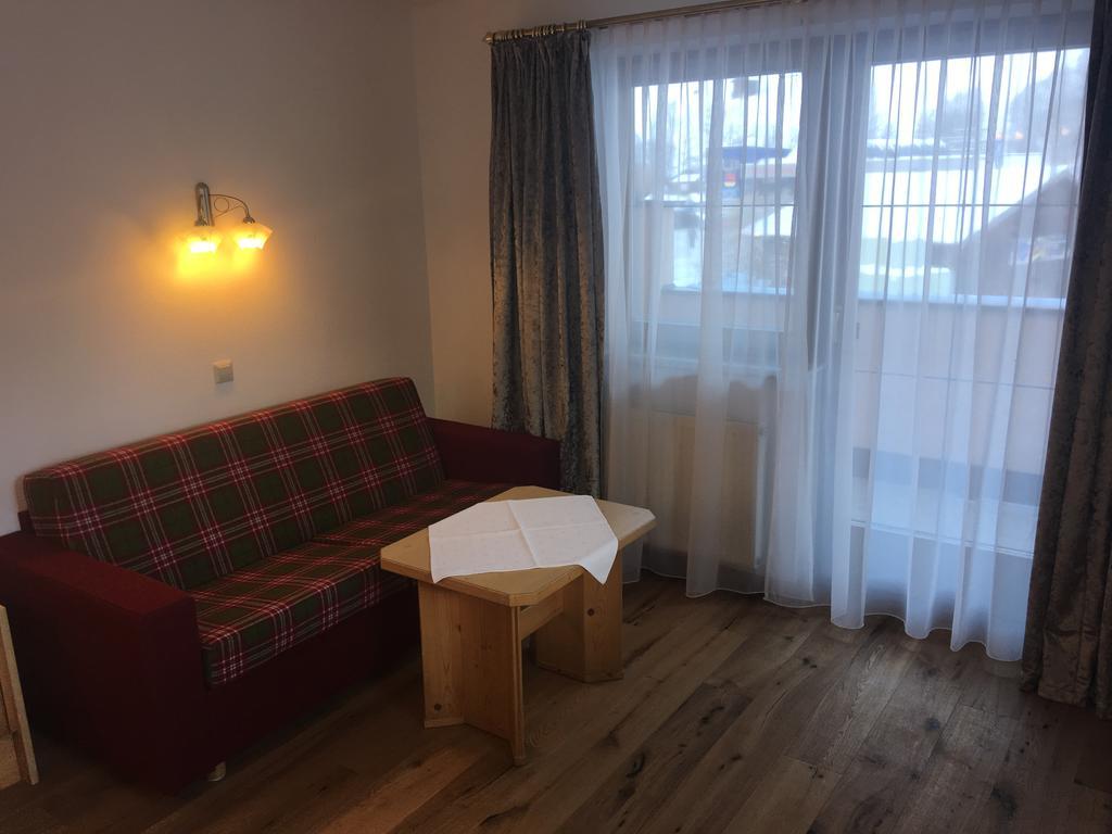 Hotel & Appartements Alpenresidenz Viktoria Нойщифт им Щубайтал Екстериор снимка