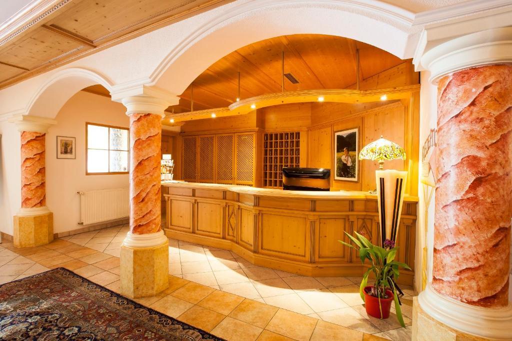 Hotel & Appartements Alpenresidenz Viktoria Нойщифт им Щубайтал Екстериор снимка