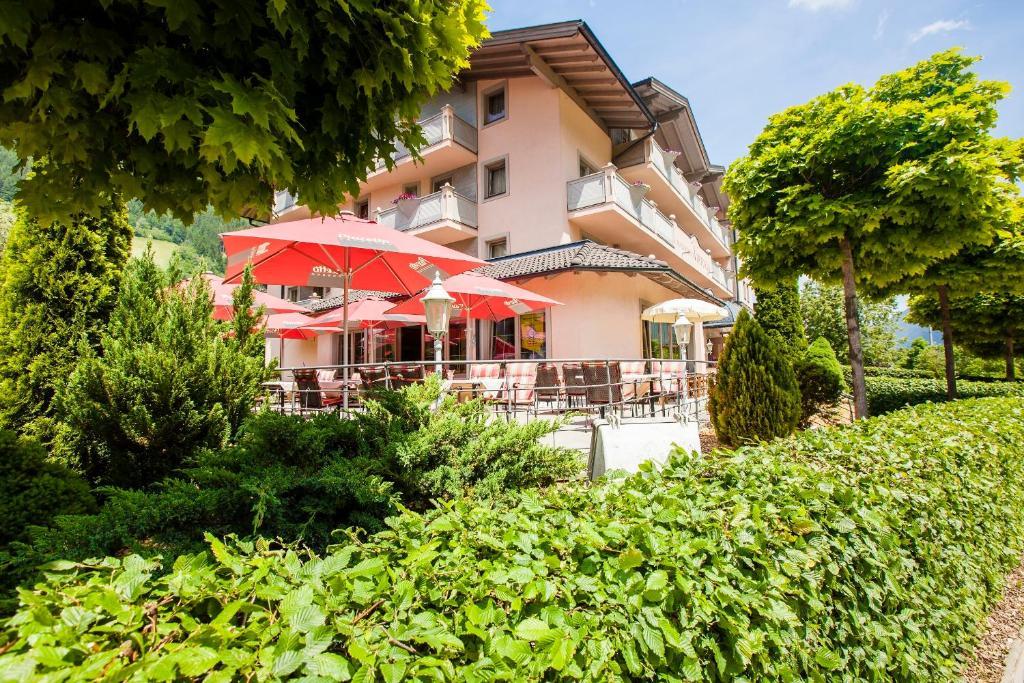 Hotel & Appartements Alpenresidenz Viktoria Нойщифт им Щубайтал Екстериор снимка