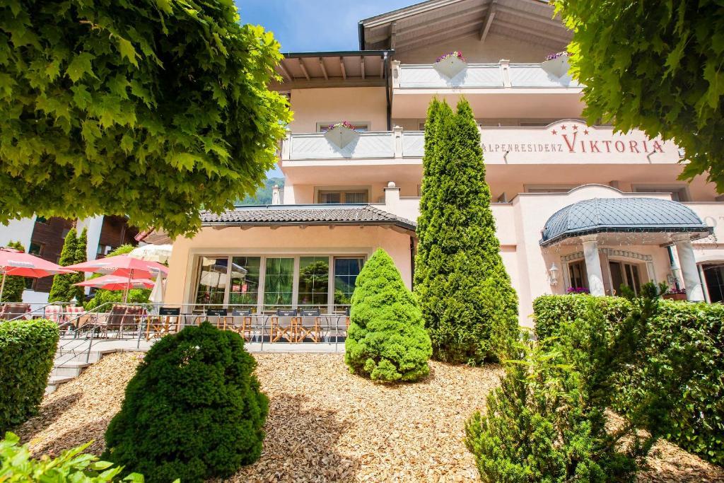 Hotel & Appartements Alpenresidenz Viktoria Нойщифт им Щубайтал Екстериор снимка